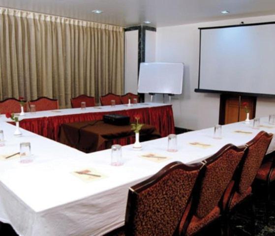 The Ambience Hotel Pune Esterno foto